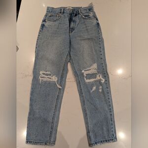 Pull & Bear Distressed Women’s Jeans (size 6)